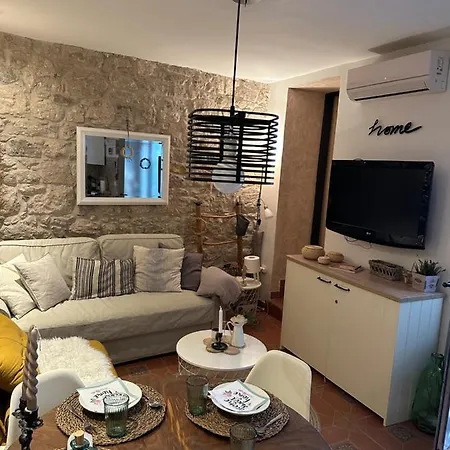 Casa Lora